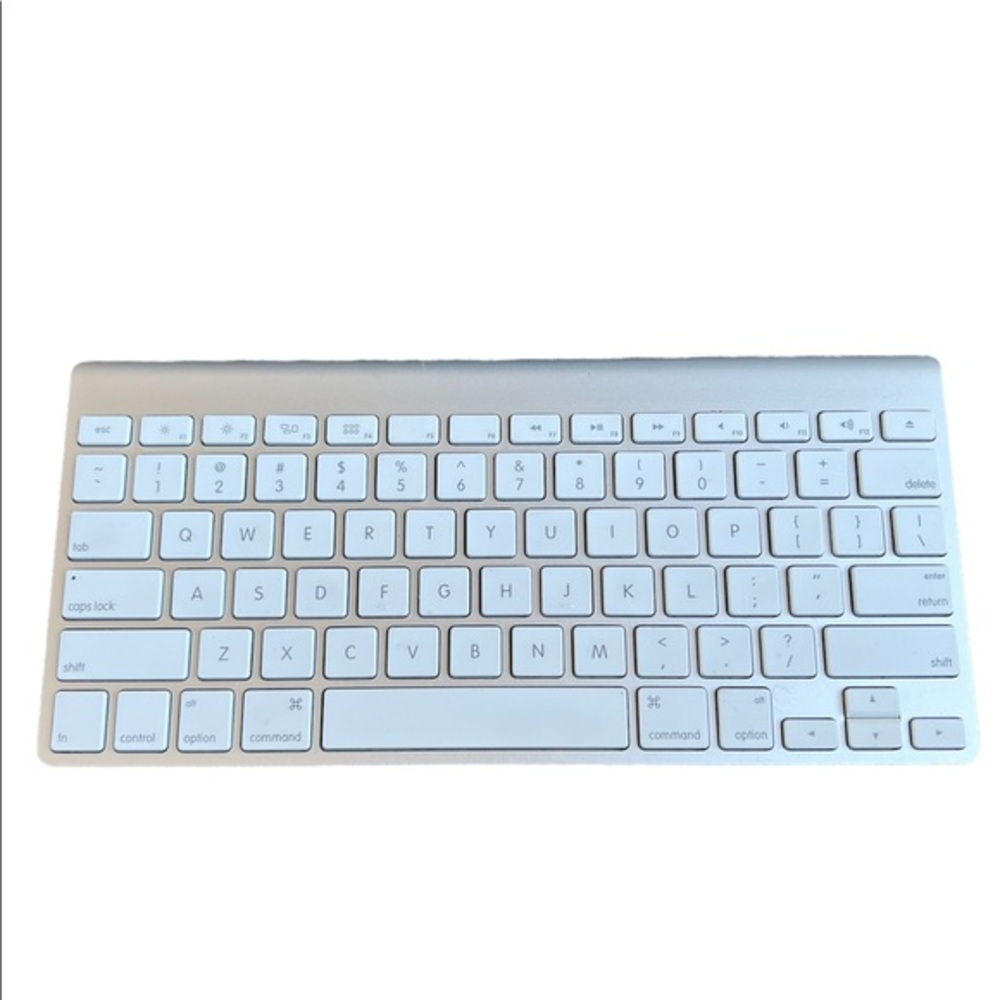 Apple Wireless Magic Keyboard‎ A1314